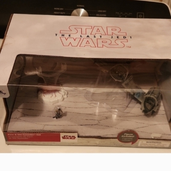 Star Wars Finn & Ski Speeder Set - Picture 3 of 5